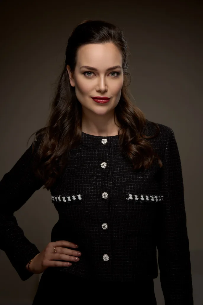 Kim Elisabeth van der Wal, portrait in black tweed jacket